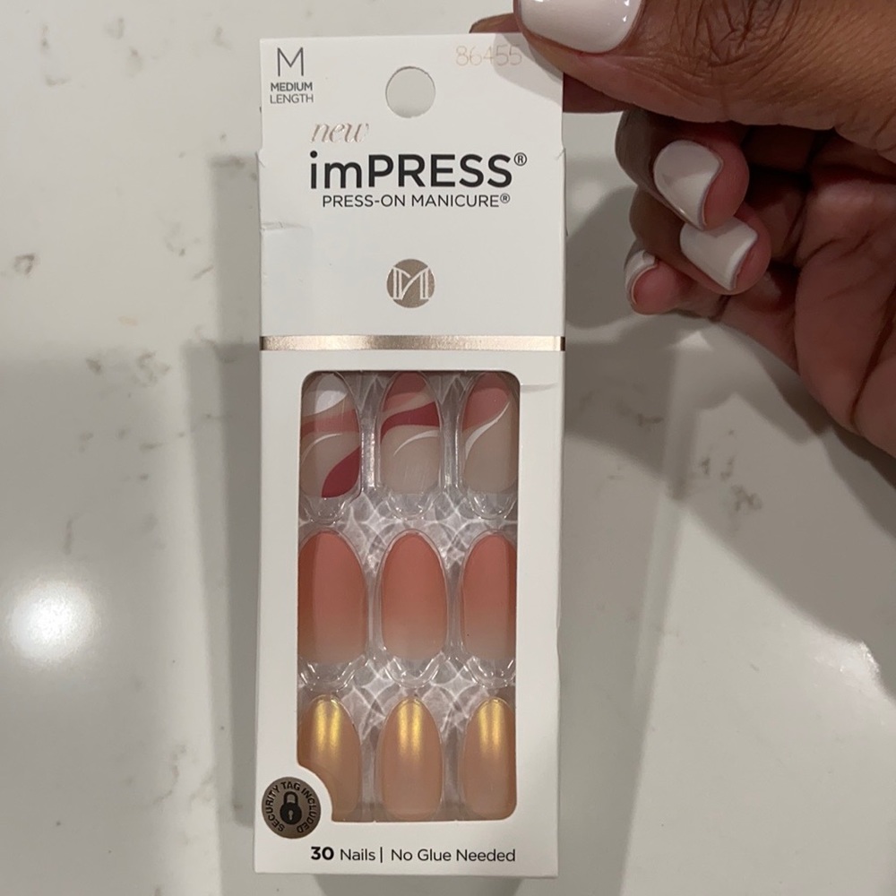 imPress “Russet” Almond Shaped Nails